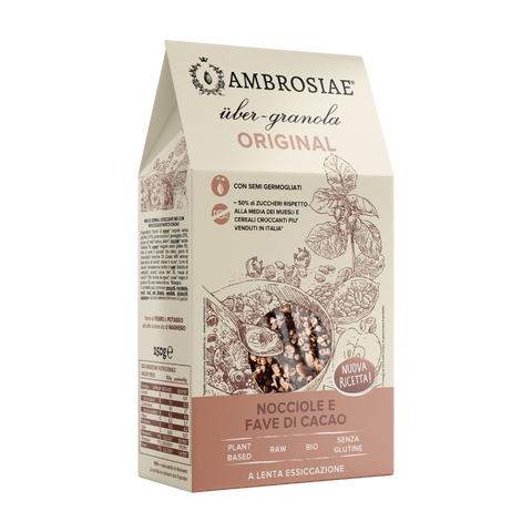 Über Granola with Hazelnuts and Cacao Beans