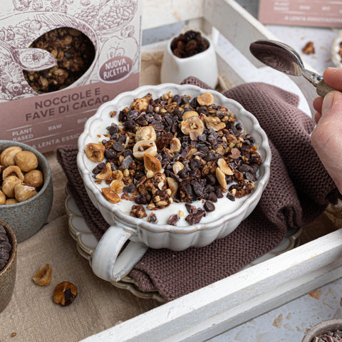 Über Granola with Hazelnuts and Cacao Beans